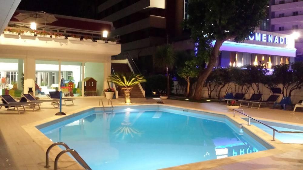Grand Hotel Adriatico Montesilvano Bagian luar foto